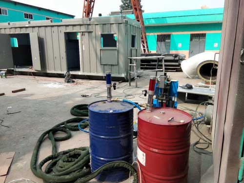 噴涂硬泡聚氨酯外墻外保溫系統(tǒng)技術及組成(圖1) 輕鋼建筑房屋聚氨酯硬泡噴涂保溫施工